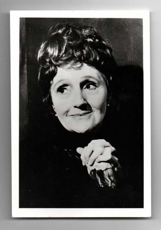 Joyce Carey - 15525